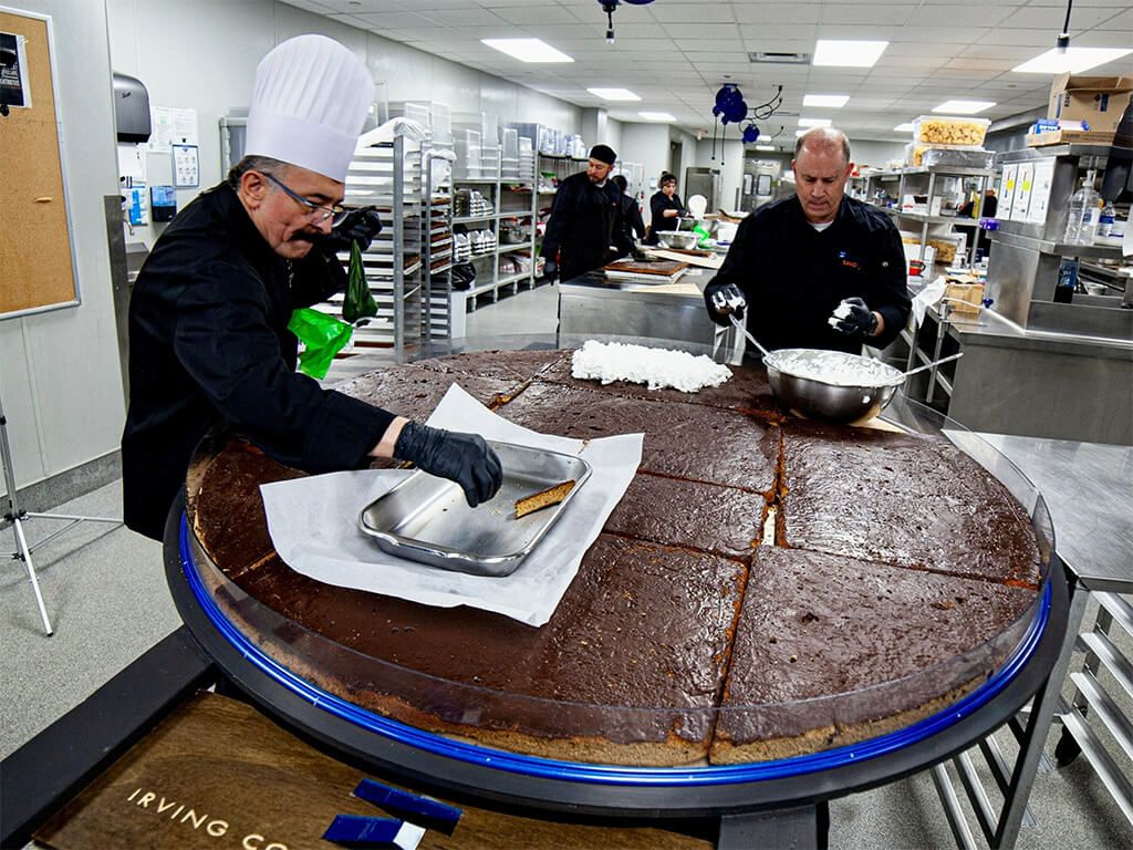Irving Convention Center employees baking world's largest moon pie